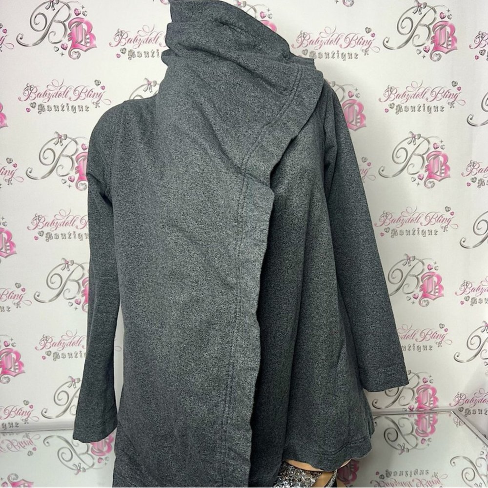 Lululemon WRAP sweater grey cardigan stretchy multi way adjustable snap buttons